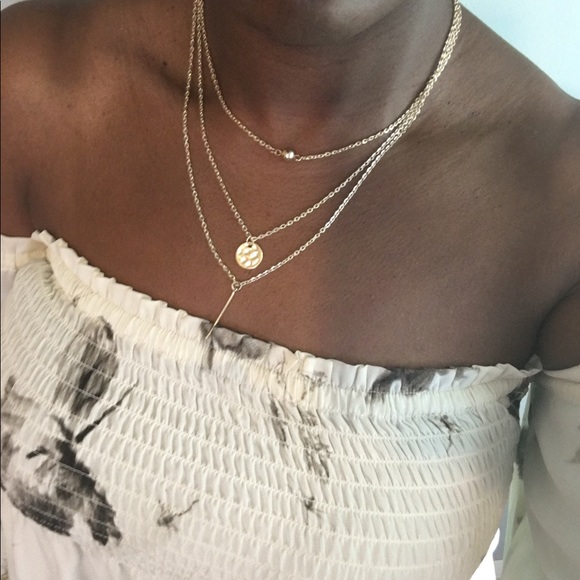 🆕🌟Trendy and Pretty Gold 3 Layer Necklace🌟 - Picture 2 of 5